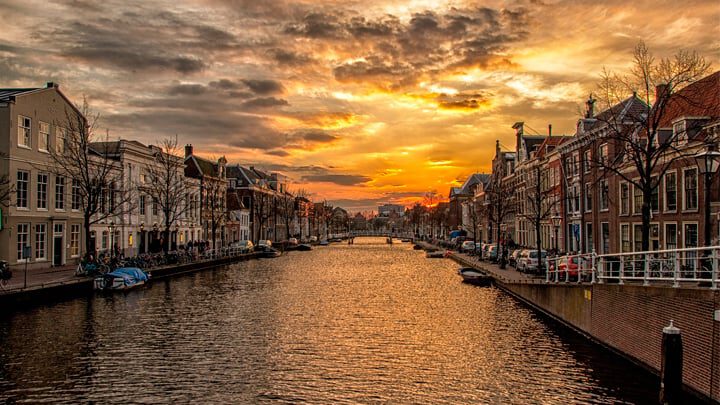 hdr fotoğraf tekniği ile çekilmiş gün batımı                        ve kanal